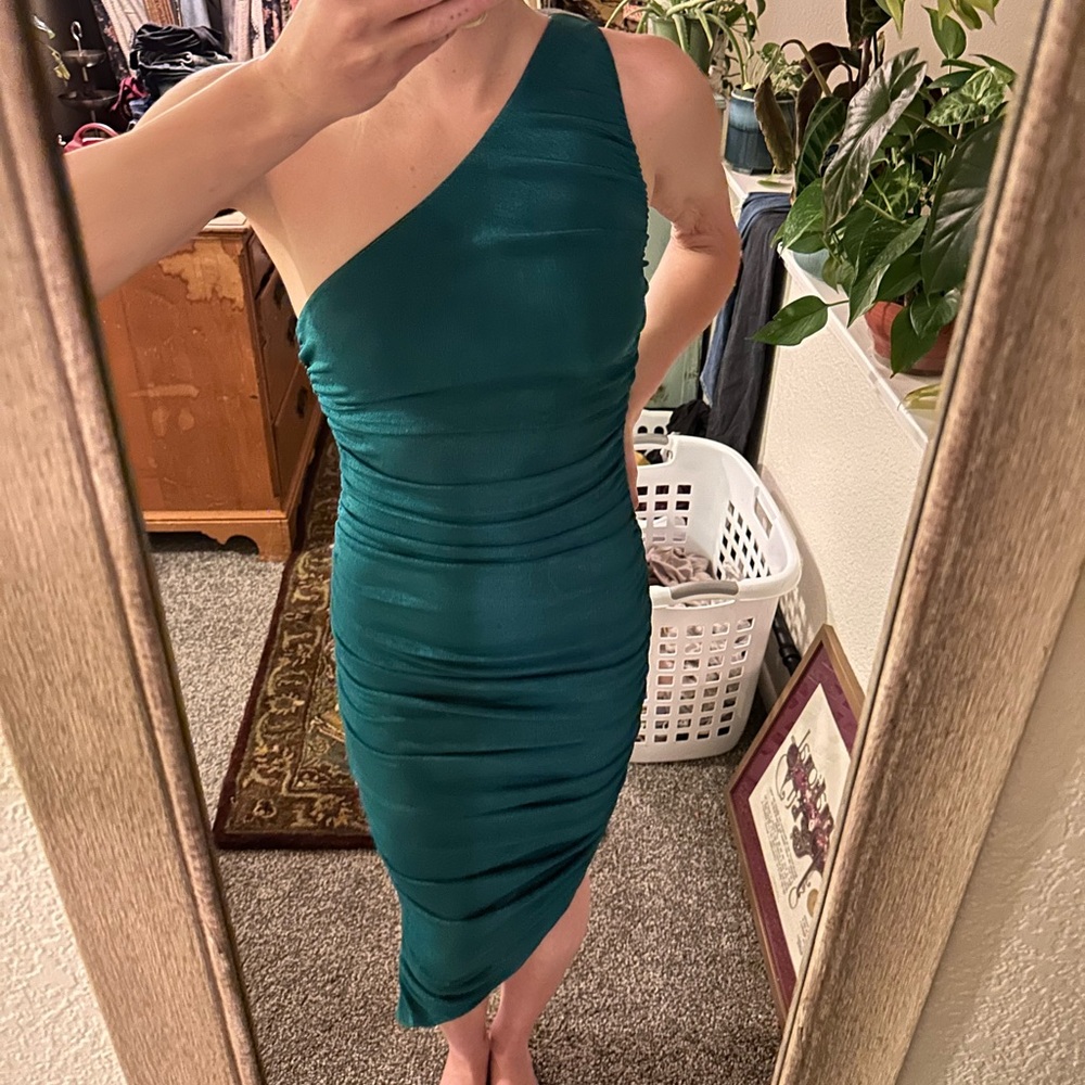 Endless Blu. one shoulder ruched emerald green dress. Brand new, never worn!